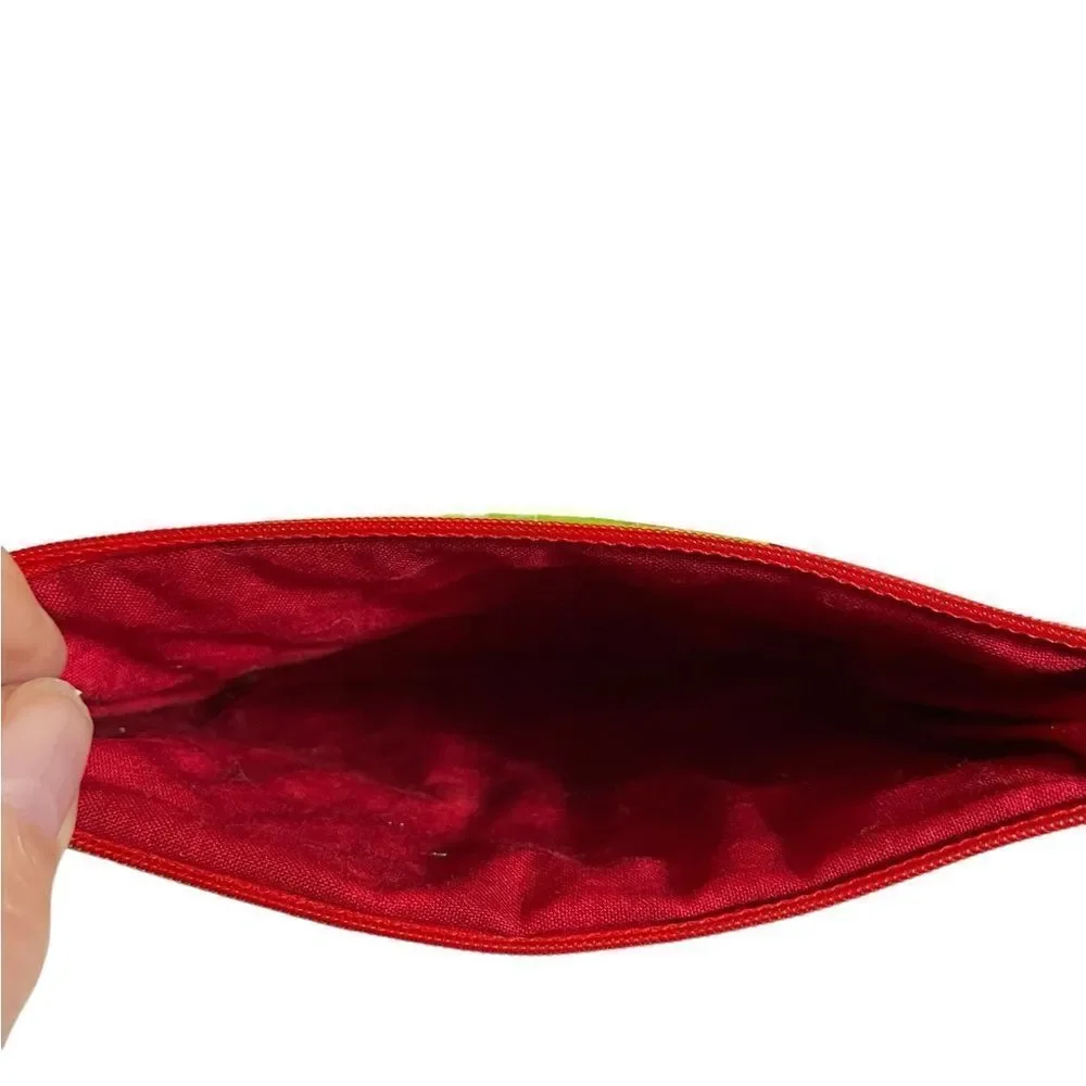 HANDCRAFTED HOW THE‎ GRINCH STOLE KISSES CLUTCH